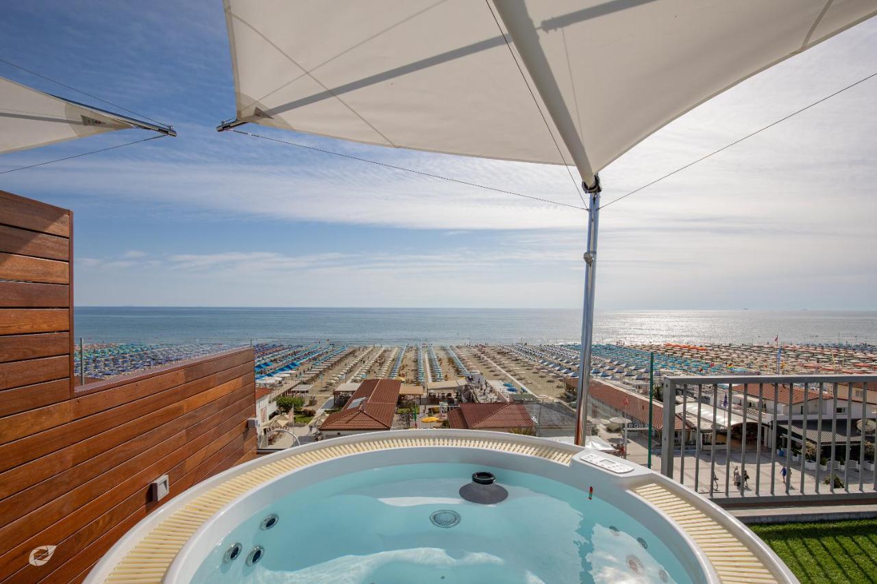 Appartement Beachfront Penthouse With Private Parking Camaiore
